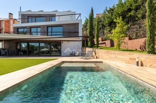 Maison à El Peñalar - Arroyo de Trofas - Montealegre. Casa en venta en torrelodones