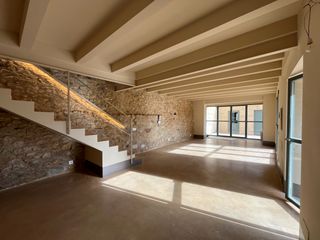 Masia a Piverd-Vila-Seca-Bruguerol. Casa de pueblo a estrenar con jard�n y piscina junto al centro