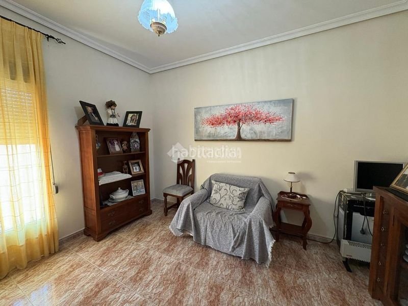 Foto 93c3e99a-78b2-4326-a966-5d3e4e4a3515. Casa aparellada amb aparcament a Andújar