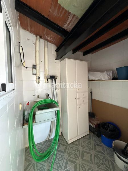 Foto e1888200-d9a6-4cee-8cd8-d9960fa40bd4. Casa aparellada amb aparcament a Andújar