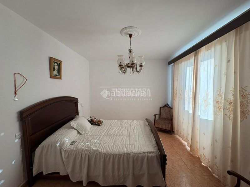 Foto 984c3ab4-d171-4afc-913d-3e7eca933c7b. Casa aparellada a Marmolejo