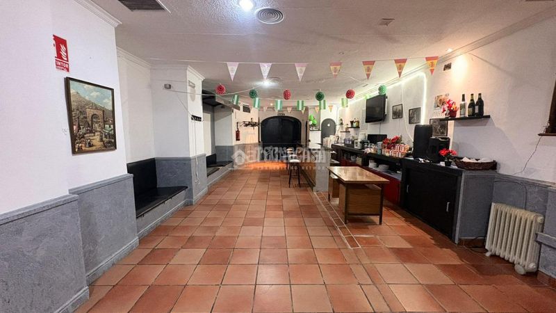 Foto f6984a60-35a3-472b-833c-4d50620d80ec. Local comercial a Andújar