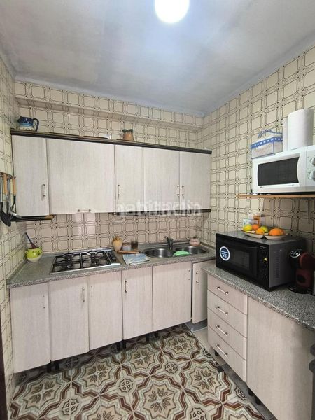 Foto 64702b37-9d1e-4d92-a93d-73854dfe2352. Casa aparellada a Marmolejo