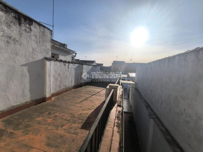 Foto d5887844-2f19-43b3-aade-1d247fafea3b. Casa aparellada a Marmolejo