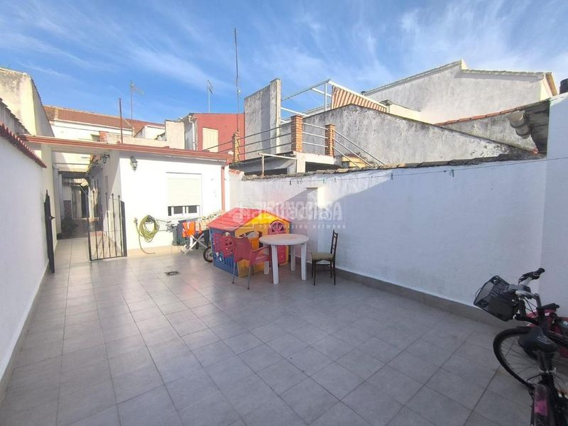 Foto de665680-21ae-4208-8014-fca3923d6930. Casa aparellada a Marmolejo