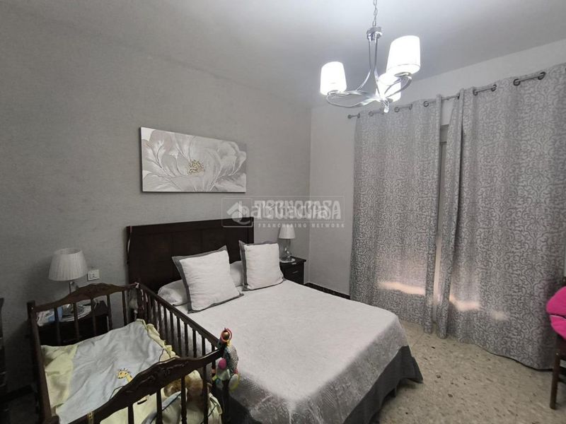 Foto e10d1277-416b-46be-a42f-e381e74f0563. Casa aparellada a Marmolejo