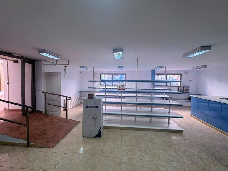 Foto d974b267-bc0e-46f2-b958-f11df215ed8a. Local comercial a Arjona