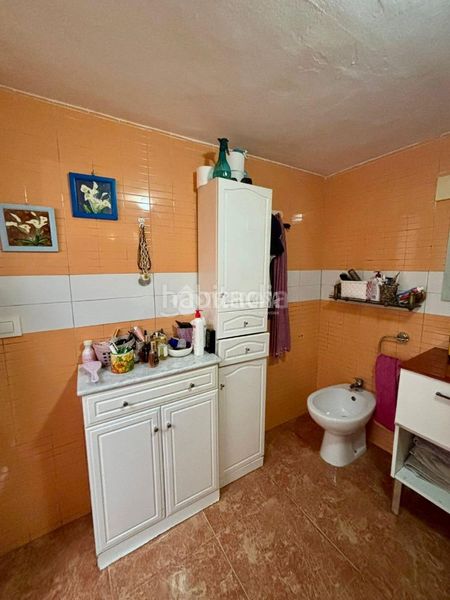 Foto 59ea6a93-9eb6-495f-9ffd-b40030b7bb6d. Casa aparellada a Andújar