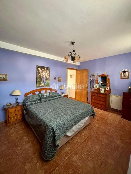 Foto 9a9de034-351a-4f95-85e5-15b9b72bc57f. Casa aparellada a Andújar