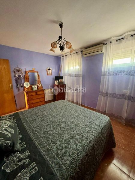 Foto c20a799c-c7e1-4060-8760-08c7a47a2506. Casa aparellada a Andújar