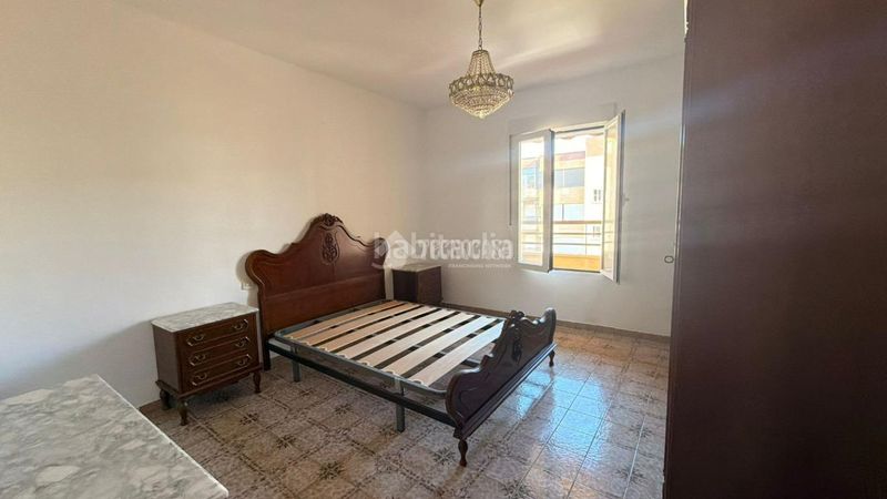 Foto bbbcc697-b01b-4dda-ba57-e2ec943b80de. Pis amb aparcament a Andújar