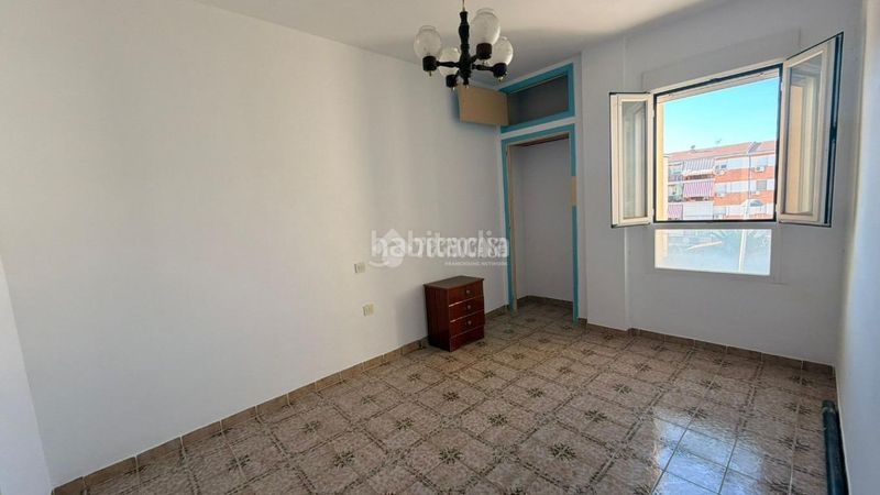 Foto f31ad20a-dd28-481d-a7b3-24f71641513d. Pis amb aparcament a Andújar
