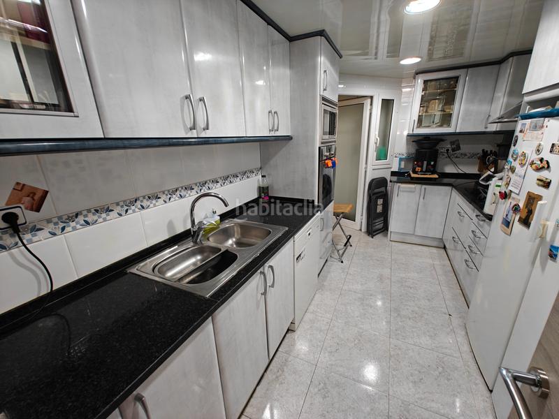 Foto 1f3055b6-c89b-49eb-b73f-02b348f3e975. Piso alto y con preciosas vistas, terraza, parquing y piscina en Premià de Mar