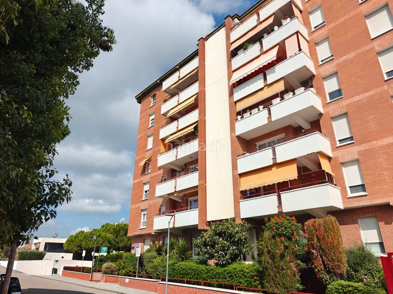 Foto 5002995c-d56f-4d94-8a35-c87fbf0e83f9. Piso alto y con preciosas vistas, terraza, parquing y piscina en Premià de Mar