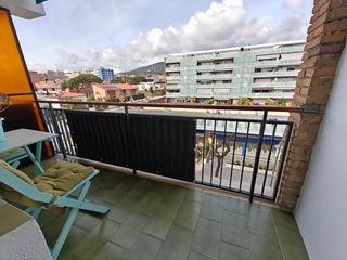 Flat in Can Farrerons. Alto con ascensor 4 habitaciones y parquing