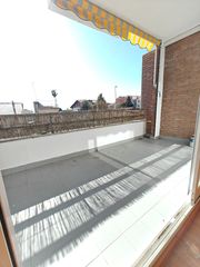 Casa adosada en Can Farrerons. A 300m de playa y vistas a mar, gran v�a / zona n�utico