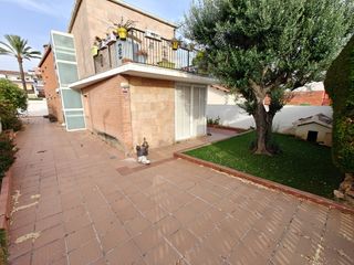 Chalet à Zona Alta. Casa a 4 vientos con ascensor y 477m de parcela