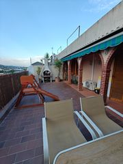 Attico in Premià de Dalt. Gran terraza con barbacoa.