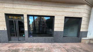 Local Comercial a Plaza de Toros-Avenida Chapí-Trinquete. Local comercial en centro urbano