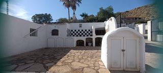 Chalet en Pueblo Acantilado-Lanuza. Espectacular chalet en el campello con vistas al mar