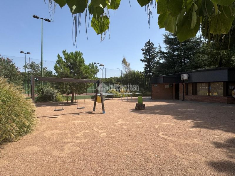 Foto ca14e830-c1ab-4f5a-ad70-8a16dcbea733. Pis amb calefacció aparcament piscina a El Caño-Maracaibo Rozas de Madrid (Las)