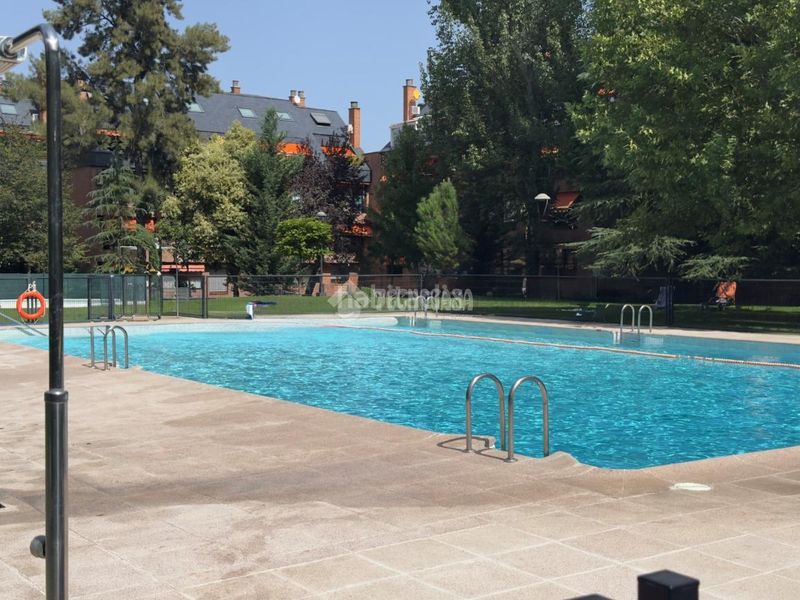 Foto e9f78718-727f-4c2a-872a-5ad1020e74df. Pis amb calefacció aparcament piscina a El Caño-Maracaibo Rozas de Madrid (Las)