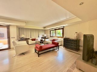 Casa aparellada a Montecillo. Casa en venta en las rozas de madrid