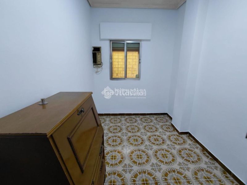 Foto 575b23c5-1713-4ae8-b62e-5ad7942a3086. Casa aparellada a Palmete Sevilla