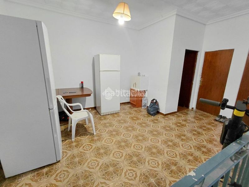 Foto 8bb010e6-f9c9-47cf-8dcc-dd3136815a82. Casa aparellada a Palmete Sevilla
