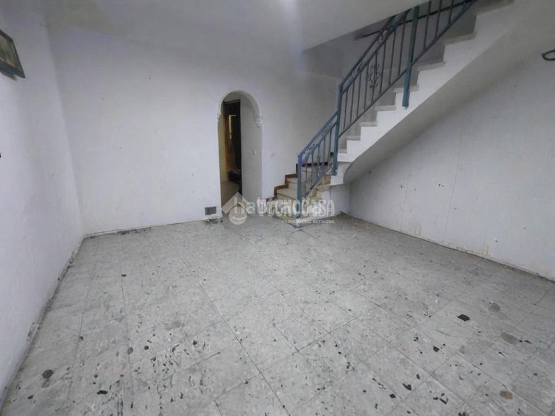 Foto f2839e4a-4367-425a-91fe-2d5e1a309d8b. Casa aparellada a Palmete Sevilla