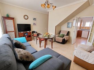 Casa bifamiliare in Palmete. Casa en venta en sevilla