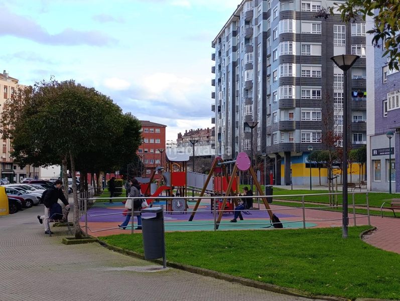 Foto 1c3500f1-336a-4137-b387-d9194ee07f4b. Apartament amb calefacció aparcament a El Carbayedo - El Quirinal Avilés