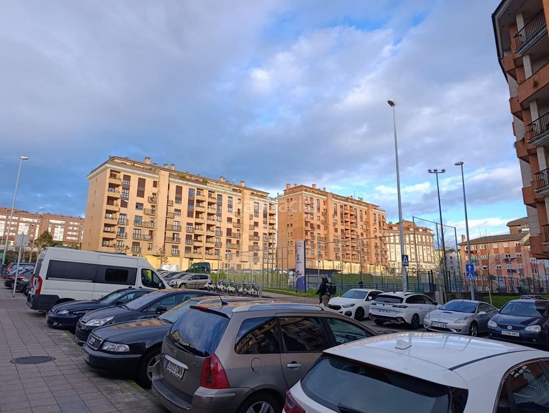 Foto c8bd0a24-f7fd-47c9-b4dc-39be569ed3ca. Apartament amb calefacció aparcament a El Carbayedo - El Quirinal Avilés