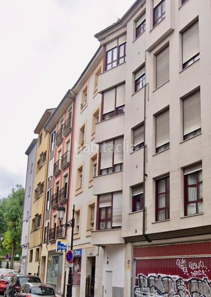 Foto 74e253a3-7e59-4d32-b891-c29395da3df0. Pis a Casco Histórico Oviedo