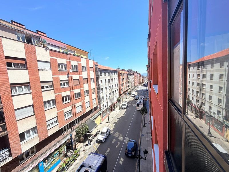 Foto 11aeab40-fc1c-45c4-aede-21adca4d18fa. Piso en Buenavista Oviedo