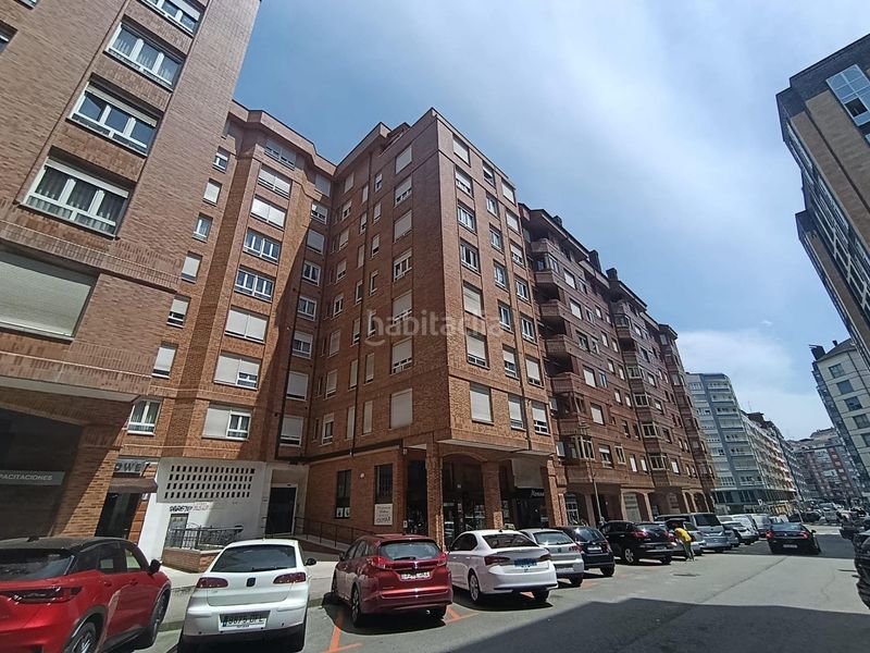 Foto 0ddae212-1d15-489d-8c10-ed6ab0fd52af. Flat in calle juan xxiii 20 in Centro Avilés