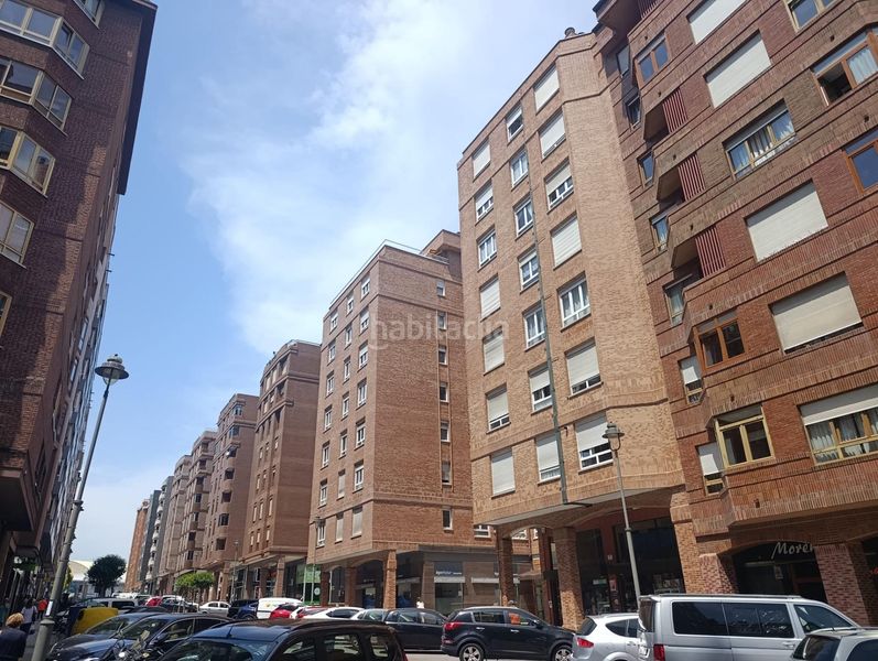 Foto 2bc58386-5a4a-4db0-9473-b452c11ce128. Flat in calle juan xxiii 20 in Centro Avilés