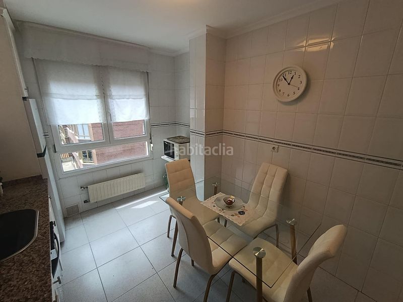 Foto b229e6e1-1b89-4553-b9c9-4d328992f555. Flat in calle juan xxiii 20 in Centro Avilés