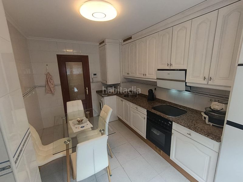 Foto c5a37342-498f-4584-bb7d-f431b818e9f0. Flat in calle juan xxiii 20 in Centro Avilés