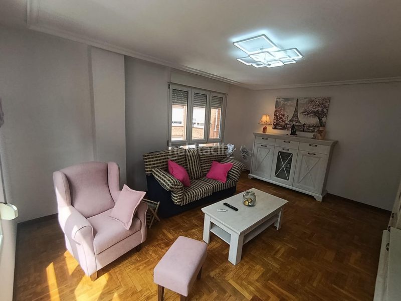 Foto c8d7619e-ec09-42d0-a998-4aafceb8f3d4. Flat in calle juan xxiii 20 in Centro Avilés