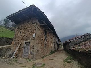 Mas  Lugar la felguerina 39. Dos edificaciones de piedra en el corazón del parque natural de
