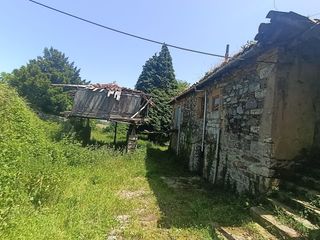 Mas à Castro,el 3. Una auténtica casona asturiana de piedra esperando volver a la v