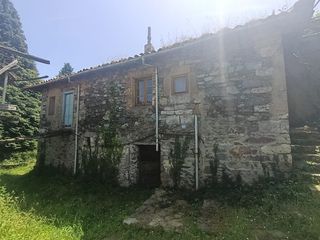 Country house  Castro,el 3. Una auténtica casona asturiana de piedra esperando volver a la v