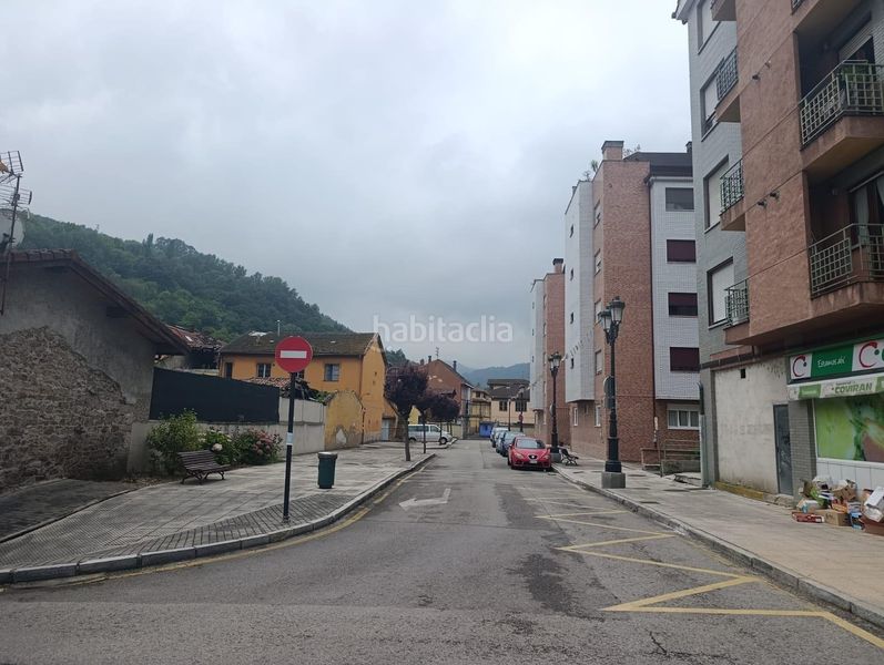 Foto b3803dd5-2b43-41a5-94f4-cb94f1236ac7. Building in calle maestro larrosa 1 in San Claudio - Trubia - Las Caldas Oviedo