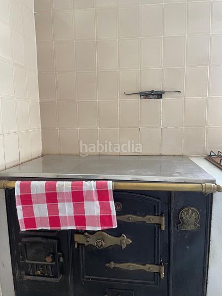 Foto c08746f2-b5aa-4c14-a424-901f8b89ba04. Casa amb aparcament a Tineo
