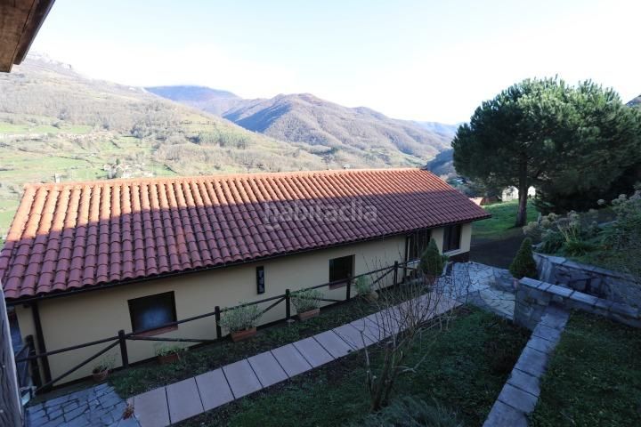 Foto 0be83f63-b46d-45c2-99f2-94a79c375776. Masia amb calefacció a Quirós