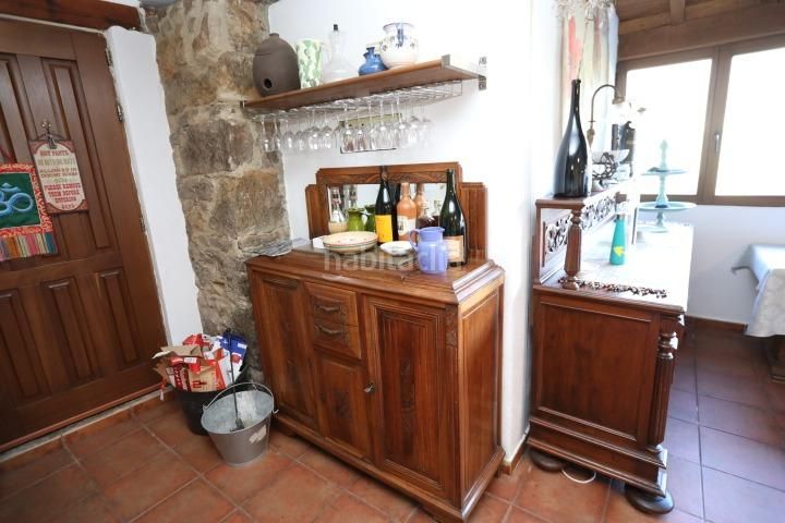 Foto ae1a4f99-2a8c-403b-a77d-b42ca6561e3c. Masia amb calefacció a Quirós