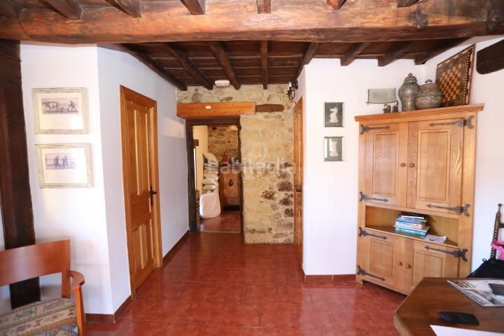 Foto ddd166b9-b7f2-4ff3-ba56-6d02f67215ec. Masia amb calefacció a Quirós