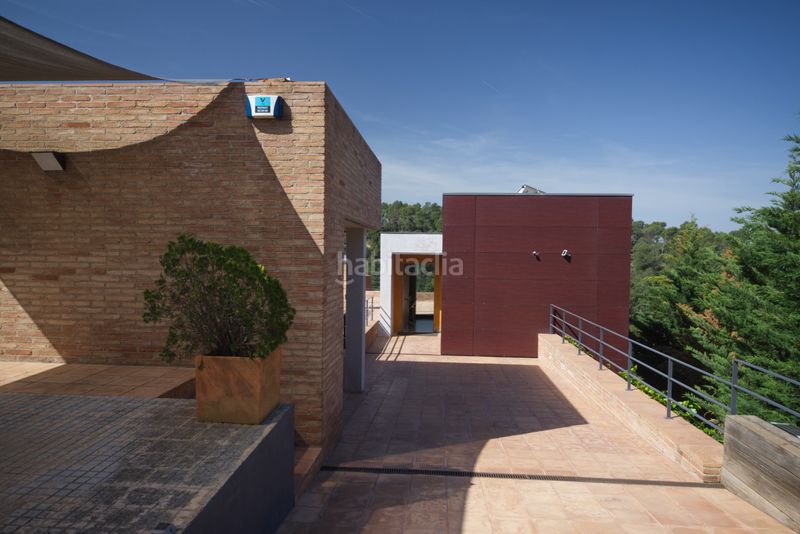 Foto 0a6578ea-e58f-436b-9548-8ee2bc6147bc. Chalet avec cheminée chauffage parking piscine dans Sant Cugat del Vallès
