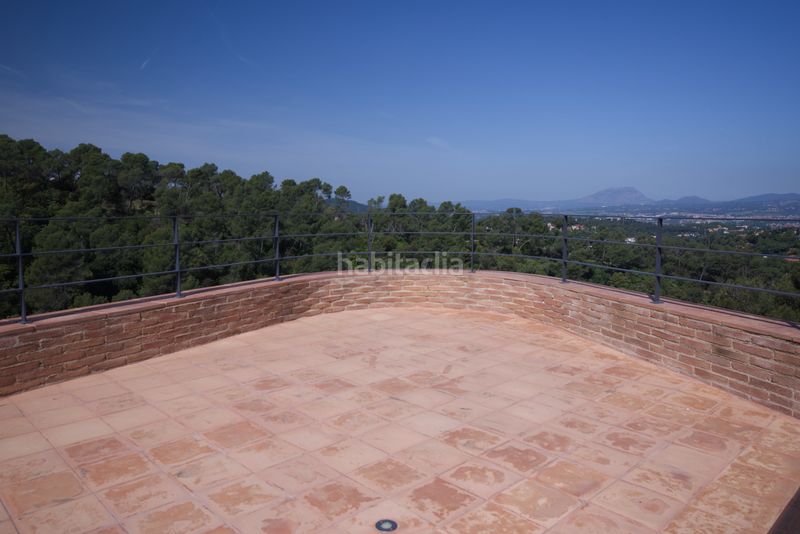 Foto a0bf73b4-10c9-4d68-adf2-d7edc53862fe. Chalet avec cheminée chauffage parking piscine dans Sant Cugat del Vallès